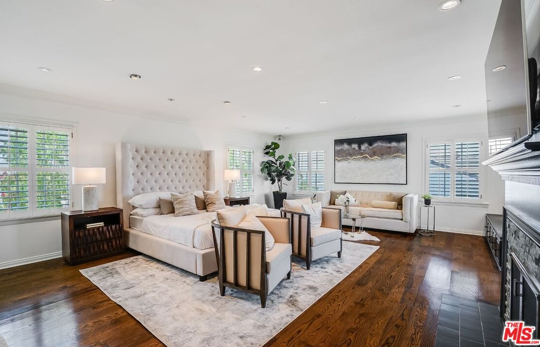 4040 Mount Vernon Dr, Los Angeles CA  90043-1005 exterior