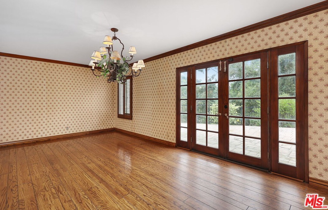 2445 Nalin Dr, Los Angeles CA  90077-1806 exterior