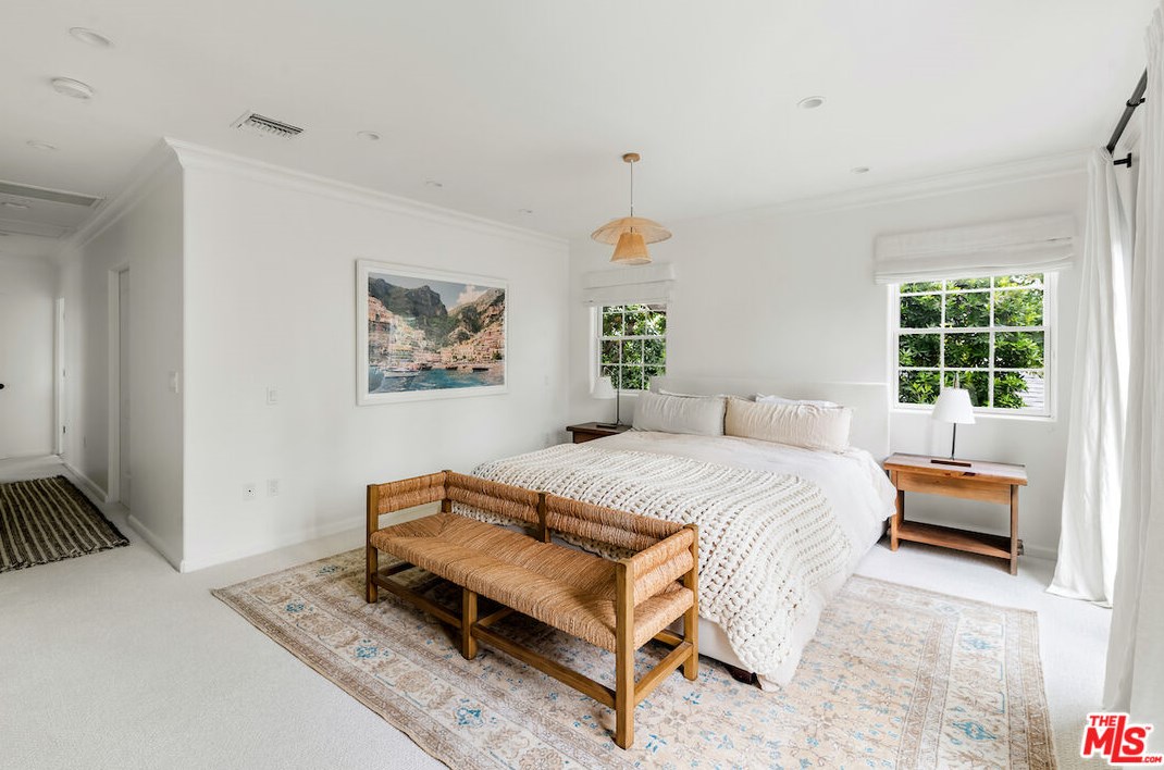 420 Bentley Ave, Los Angeles CA  90049-3513 exterior