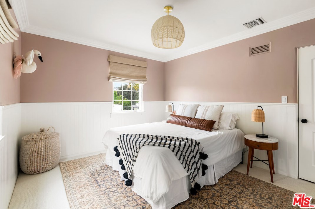 420 Bentley Ave, Los Angeles CA  90049-3513 exterior