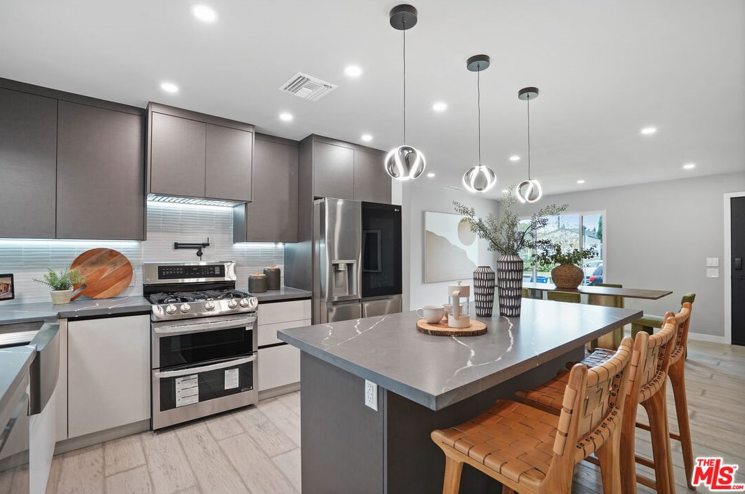 3582 Kelton Ave, Los Angeles CA  90034-5506 exterior