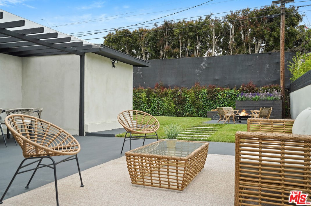 3582 Kelton Ave, Los Angeles CA  90034-5506 exterior