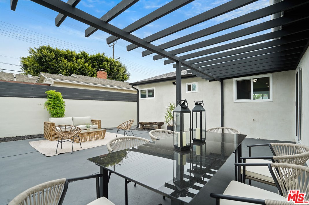 3582 Kelton Ave, Los Angeles CA  90034-5506 exterior