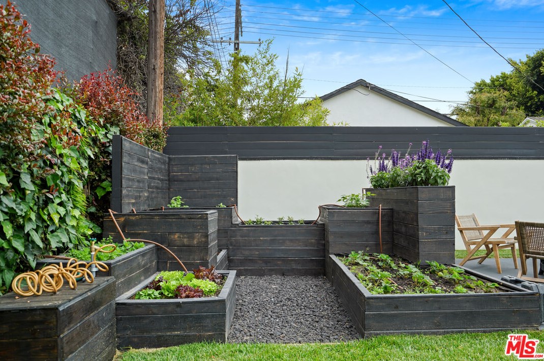 3582 Kelton Ave, Los Angeles CA  90034-5506 exterior