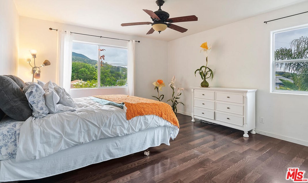 236 Cyn Rd, Thousand Oaks CA 91320-4608 exterior