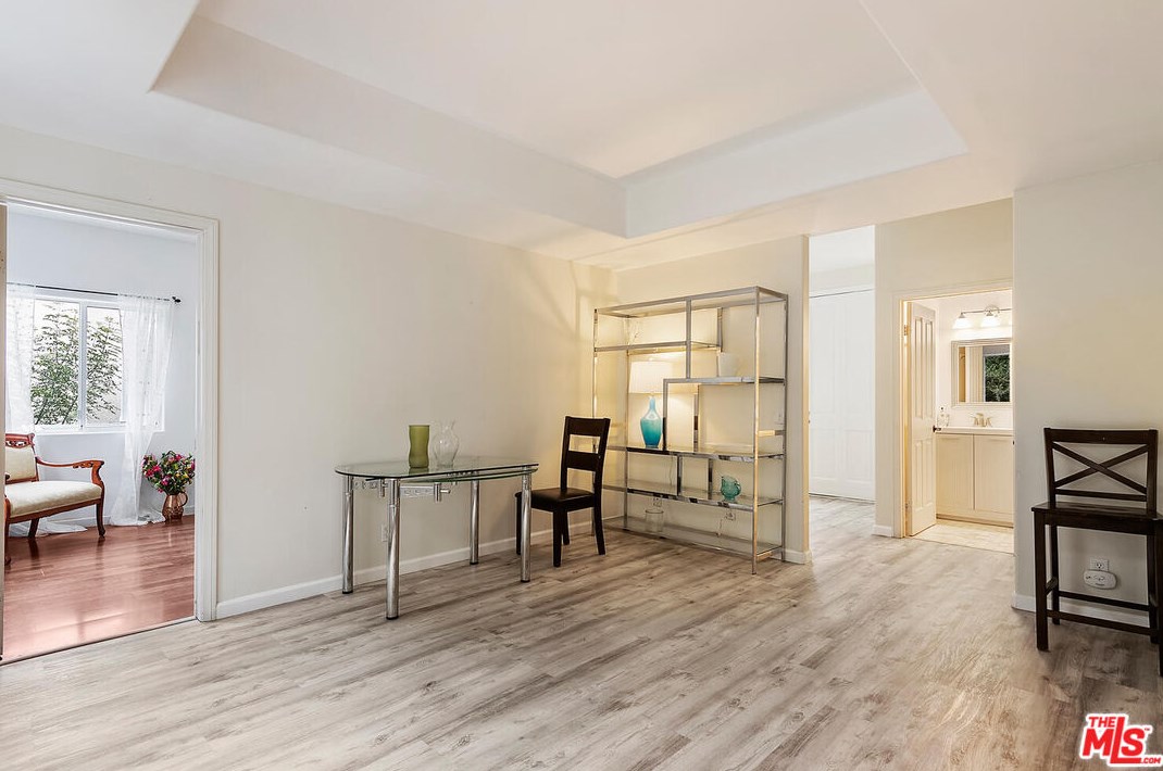 236 Cyn Rd, Thousand Oaks CA 91320-4608 exterior