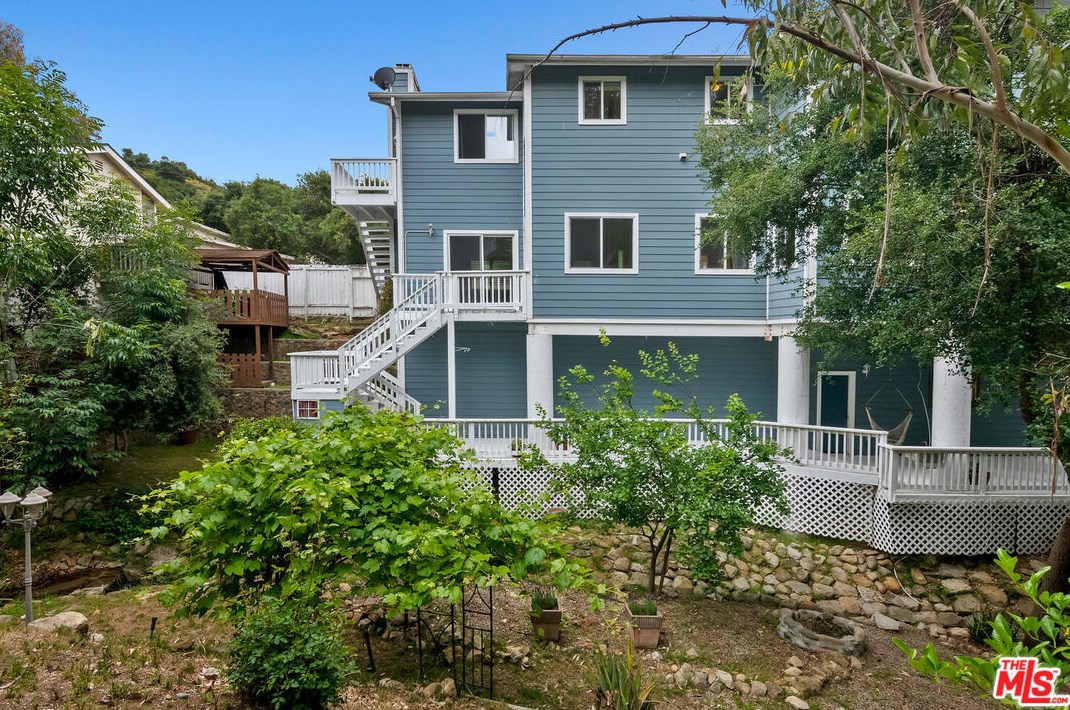 236 Cyn Rd, Thousand Oaks CA 91320-4608 exterior