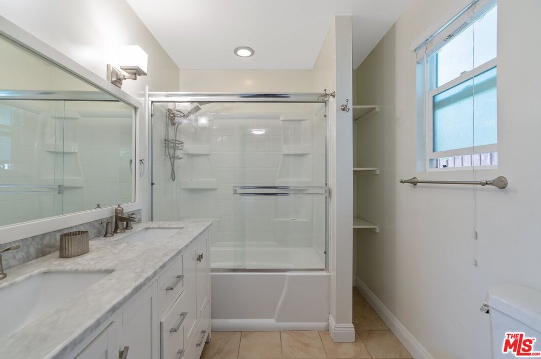 17260 Lahey St, San Fernando CA  91344-4141 exterior