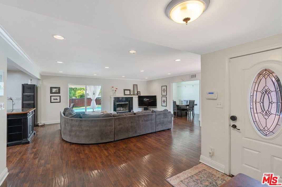 17260 Lahey St, San Fernando CA  91344-4141 exterior