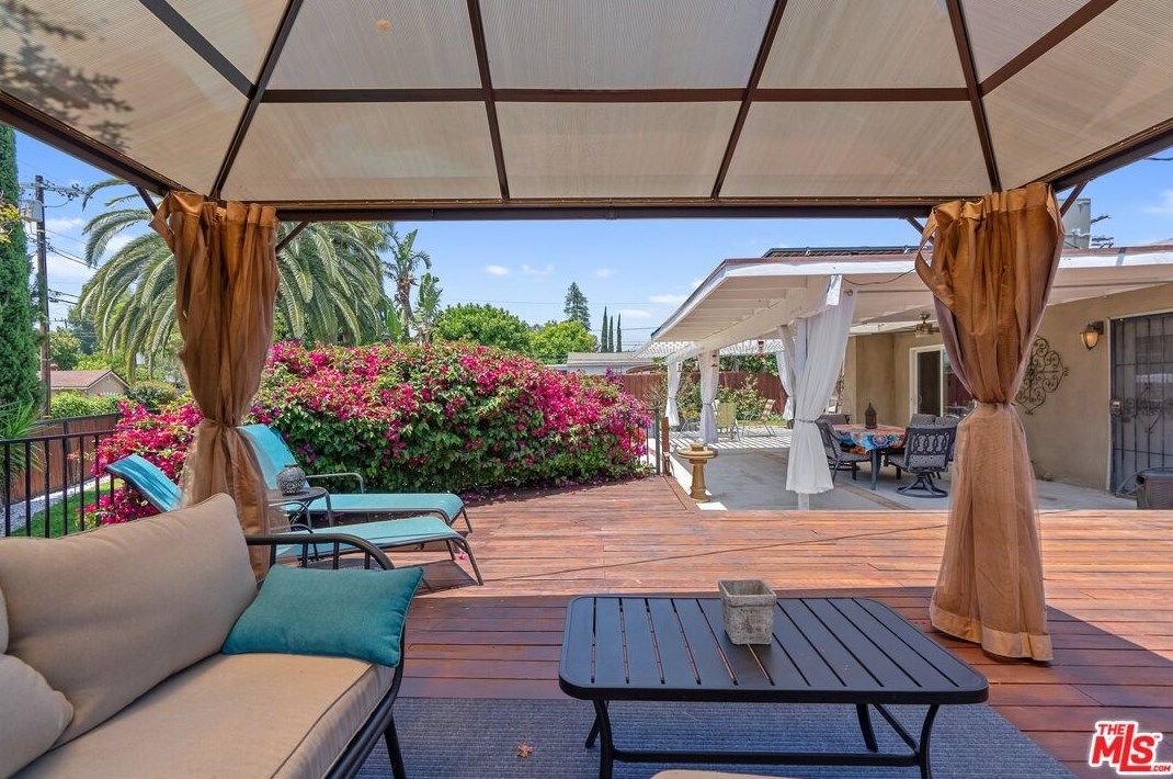 17260 Lahey St, San Fernando CA  91344-4141 exterior