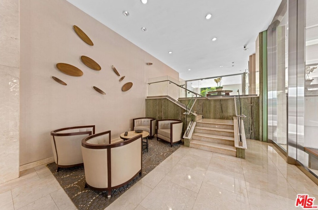 875 Comstock Ave, Los Angeles CA  90024-2571 exterior