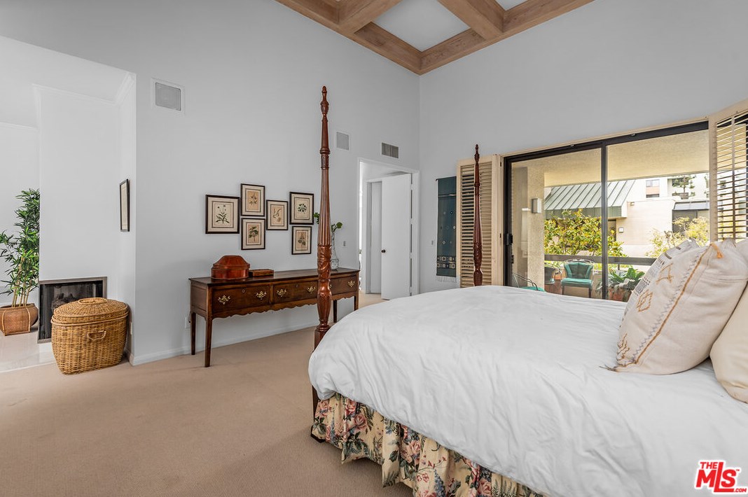 2246 Century Hl, Los Angeles CA  90067-3506 exterior