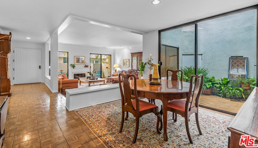 2246 Century Hl, Los Angeles CA  90067-3506 exterior