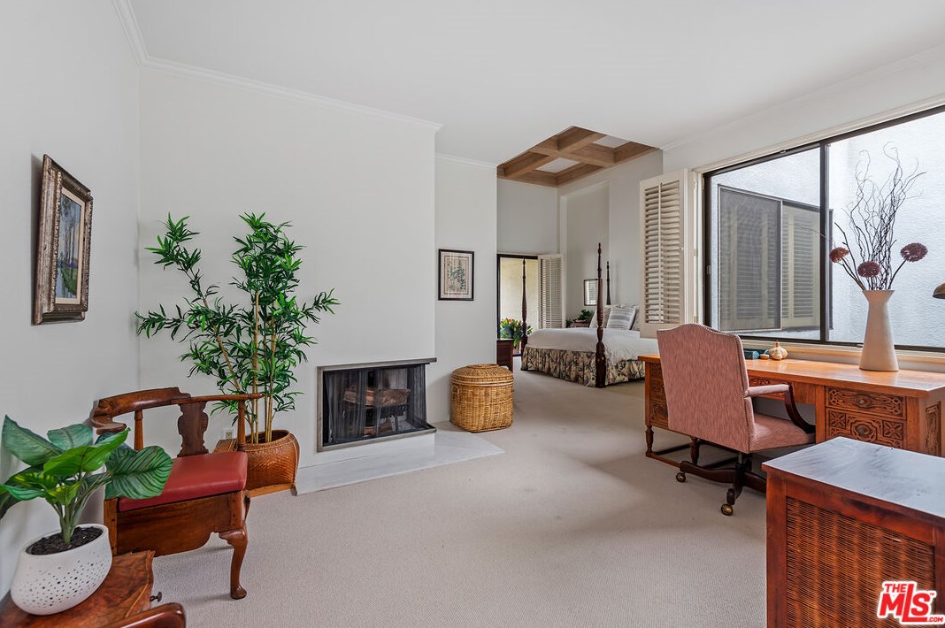 2246 Century Hl, Los Angeles CA  90067-3506 exterior