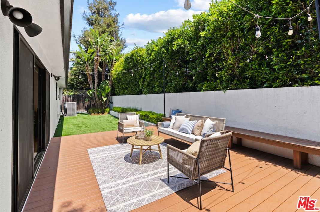 11416 Mccune Ave, Los Angeles CA  90066-3637 exterior