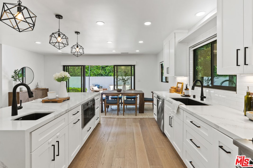 11416 Mccune Ave, Los Angeles CA  90066-3637 exterior