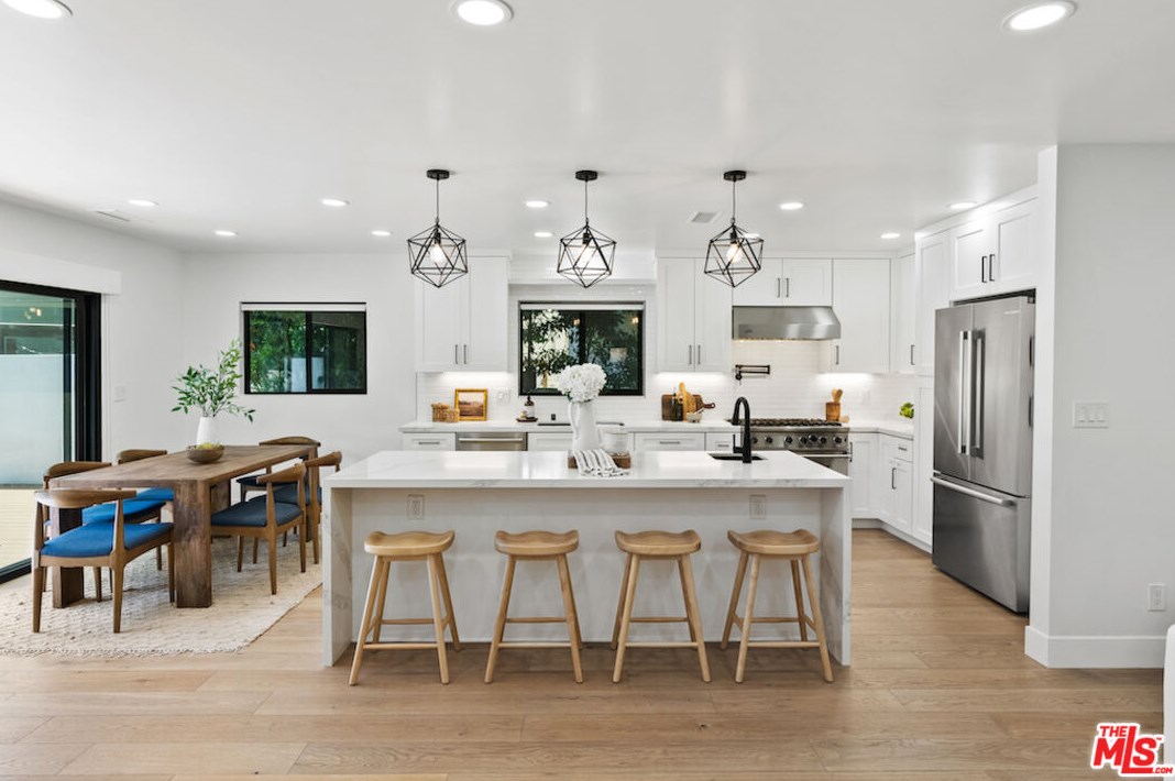 11416 Mccune Ave, Los Angeles CA  90066-3637 exterior