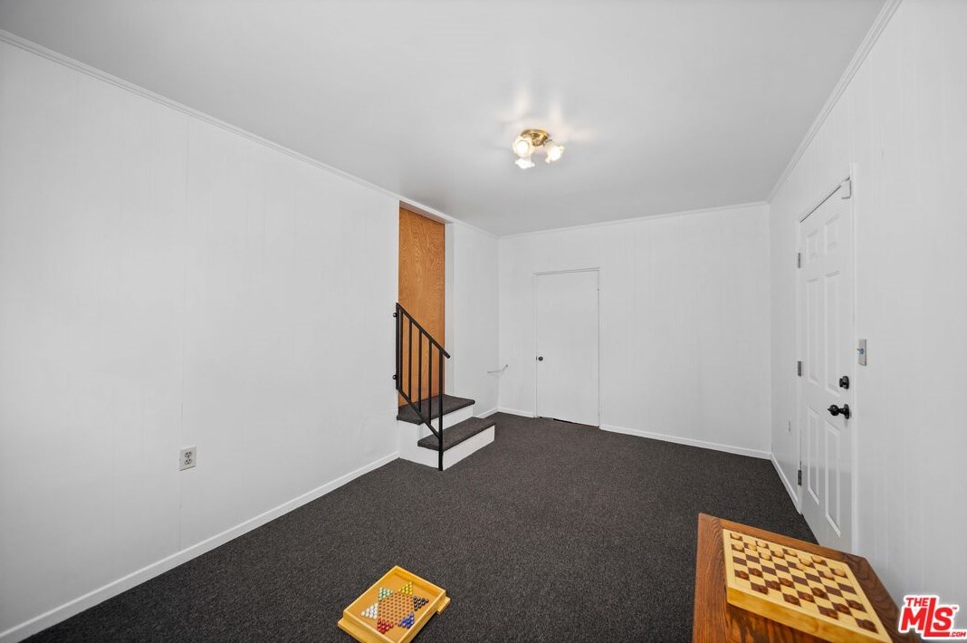 7728 Hindry Ave, Los Angeles CA  90045-5728 exterior