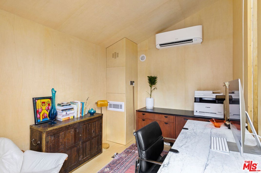 1600 Marion Dr, Glendale CA  91205-3752 exterior