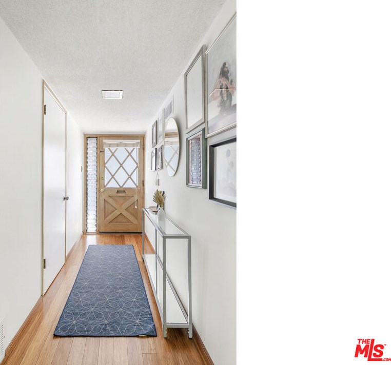 15357 Hart St, Van Nuys CA  91406-5225 exterior