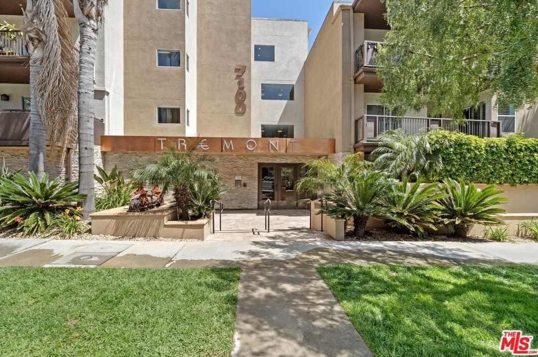 7100 Alvern St, Los Angeles CA  90045-3813 exterior