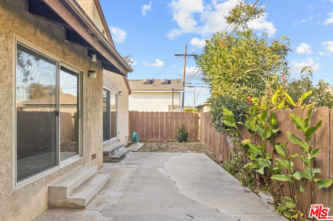 2710 Granville Ave, Los Angeles CA  90064-3604 exterior