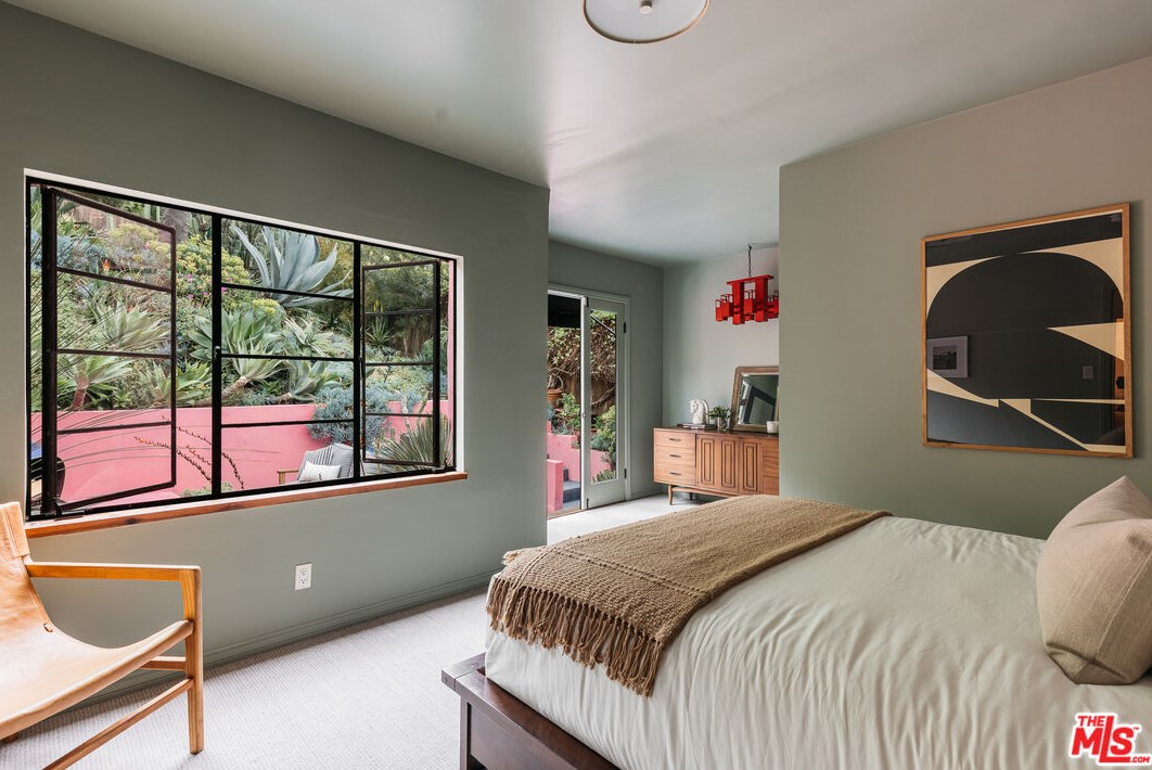 3318 Isabel Dr, Los Angeles CA  90065-2610 exterior