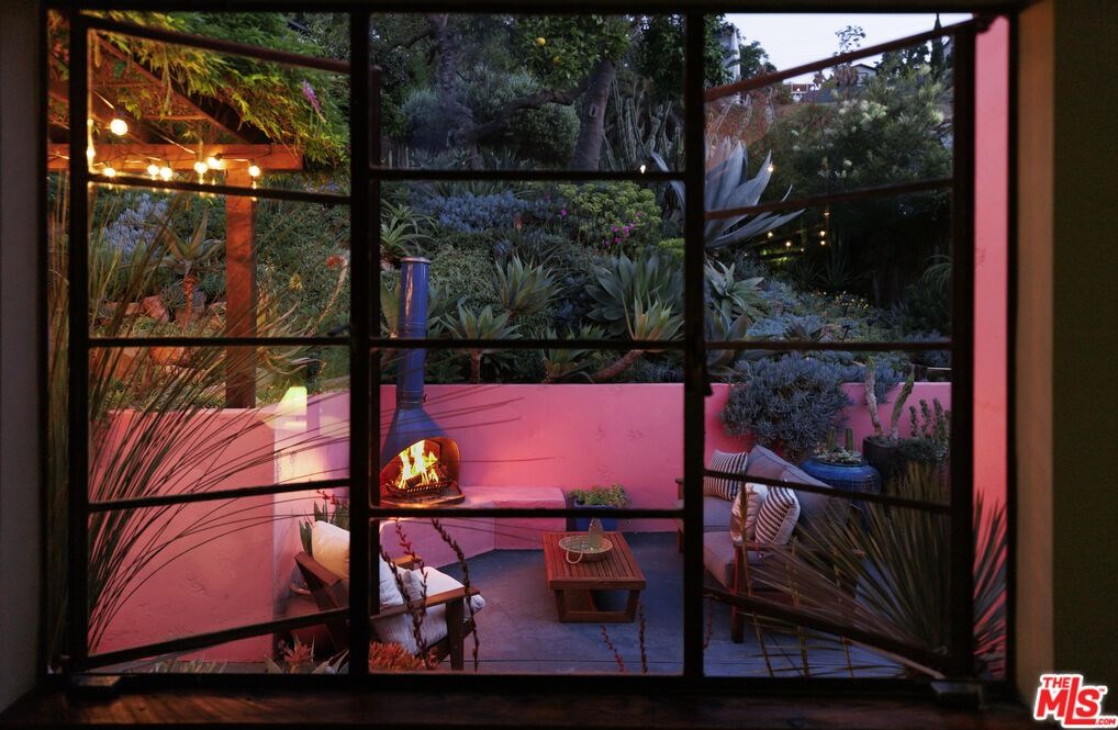 3318 Isabel Dr, Los Angeles CA  90065-2610 exterior