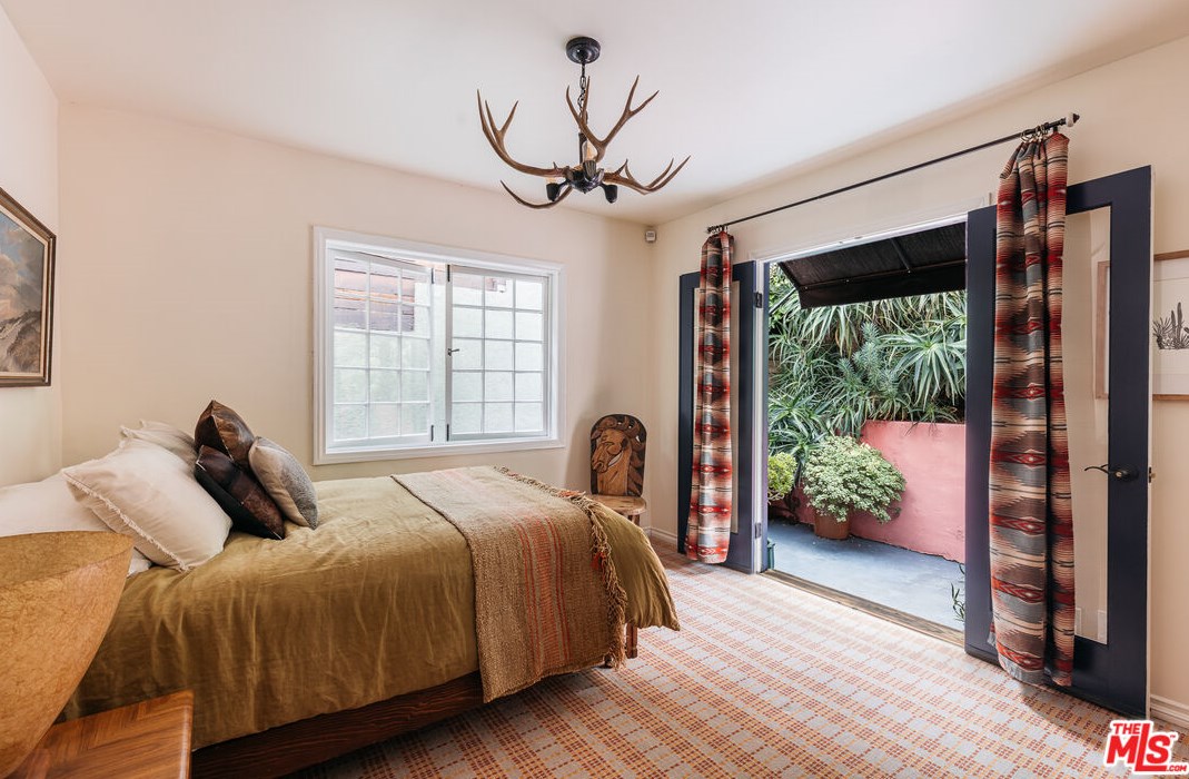 3318 Isabel Dr, Los Angeles CA  90065-2610 exterior