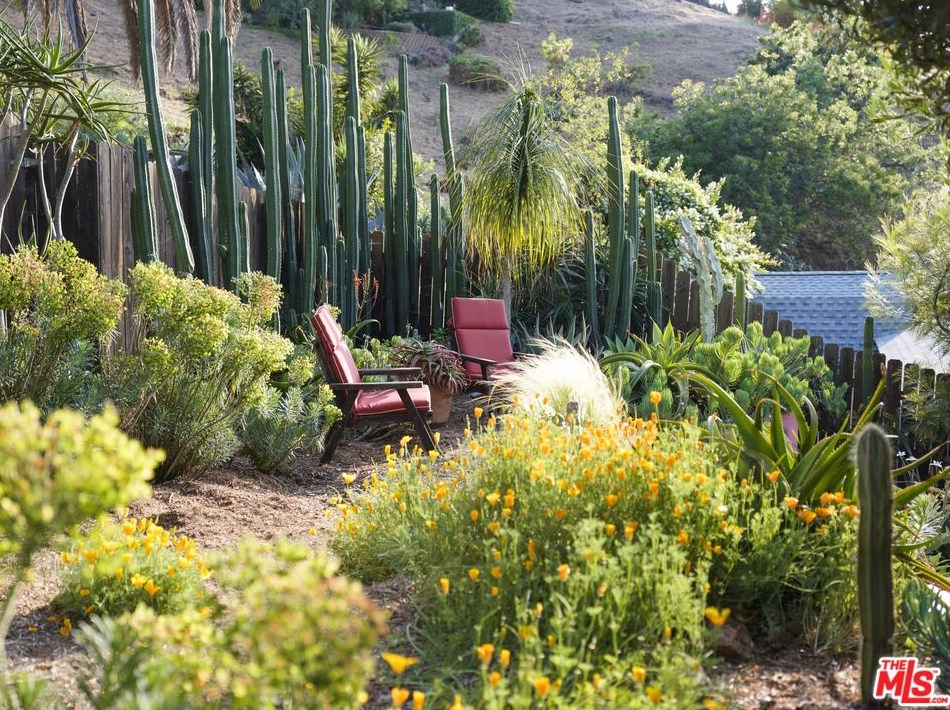 3318 Isabel Dr, Los Angeles CA  90065-2610 exterior