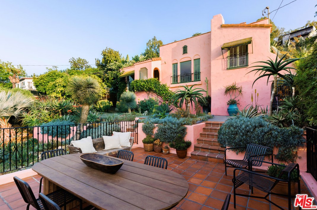 3318 Isabel Dr, Los Angeles CA  90065-1958 exterior