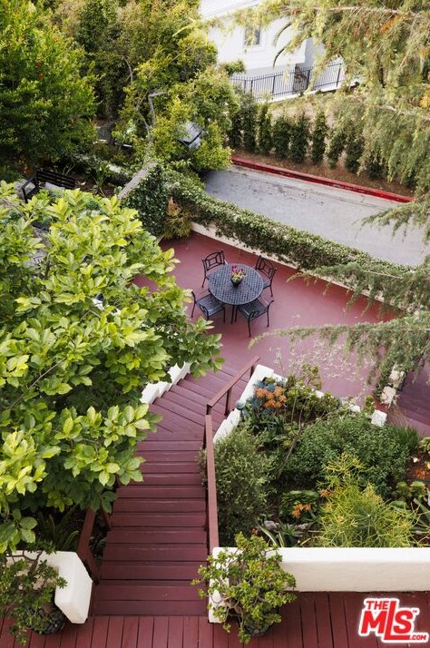 1353 Columbia Dr, Glendale CA  91205-3503 exterior