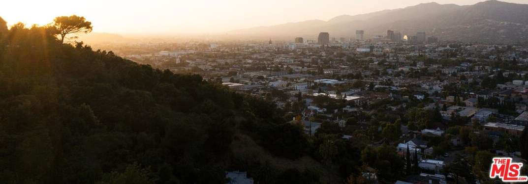 1353 Columbia Dr, Glendale CA  91205-3503 exterior