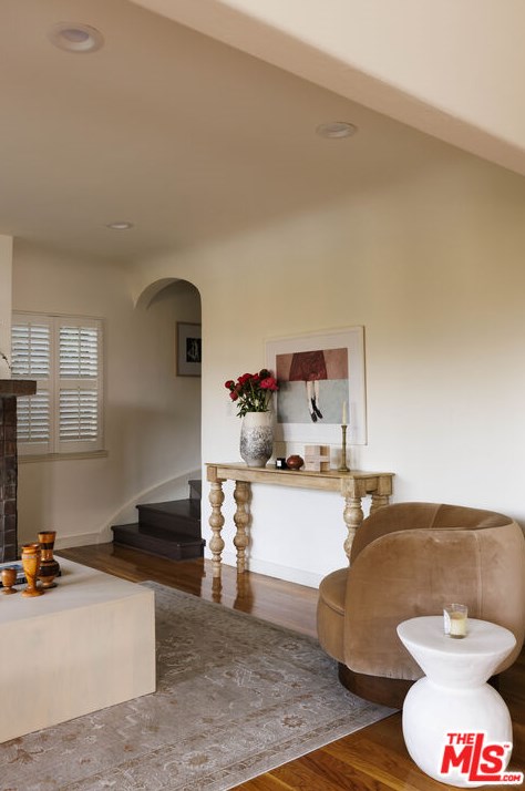 1353 Columbia Dr, Glendale CA  91205-3503 exterior