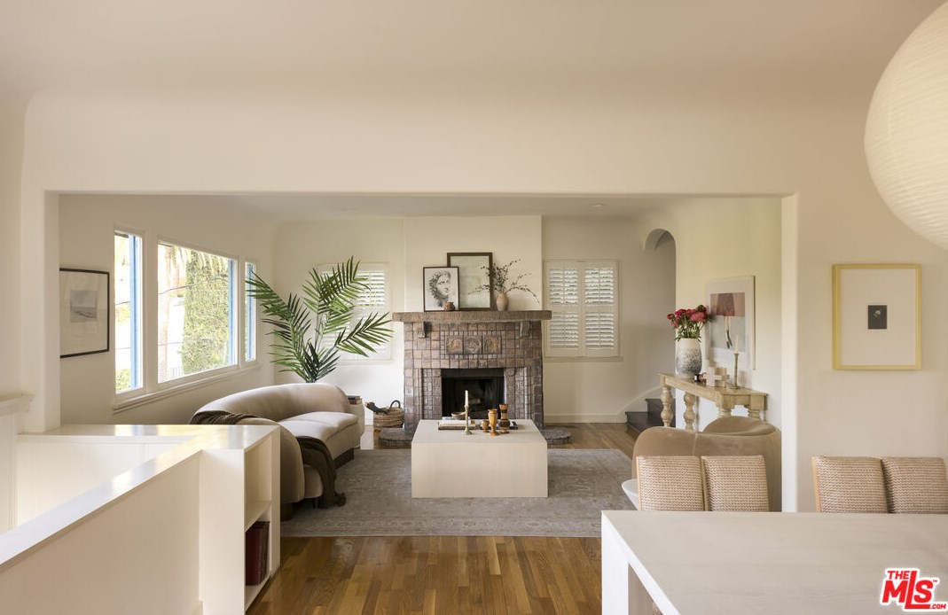 1353 Columbia Dr, Glendale CA  91205-3503 exterior