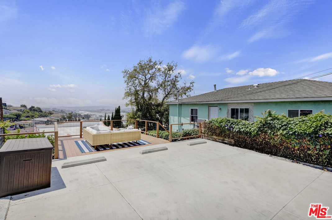 1336 Helen Dr, Los Angeles CA  90063-3222 exterior
