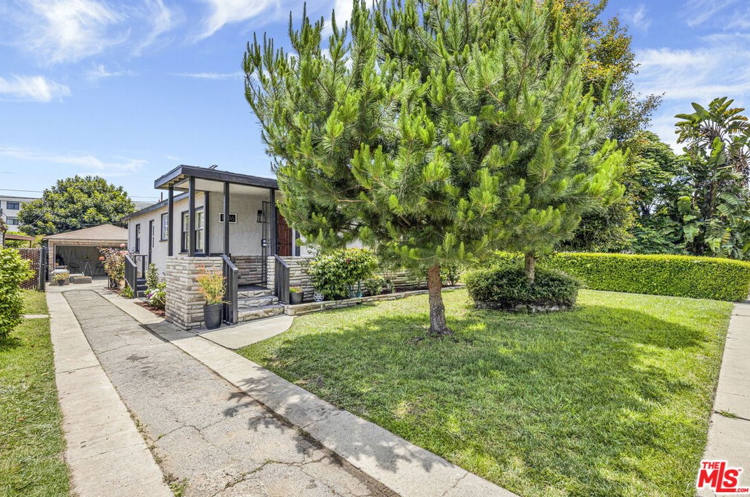 10816 Lawler St, Los Angeles CA  90034-5413 exterior
