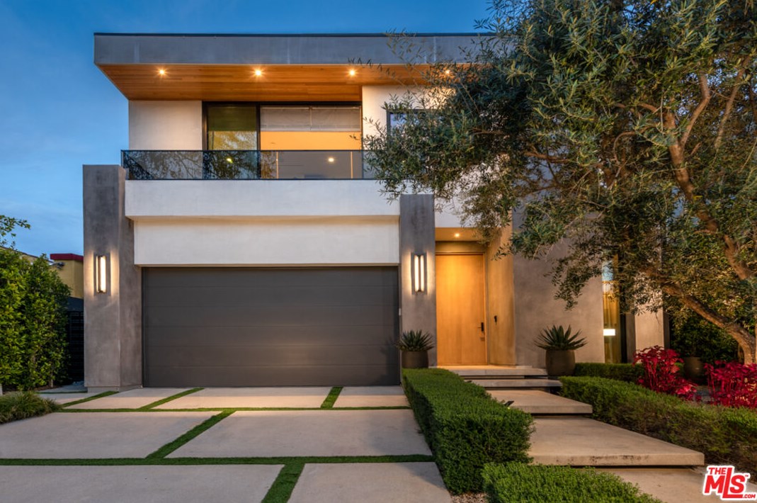 718 Kilkea Dr, Los Angeles CA  90046-7006 exterior