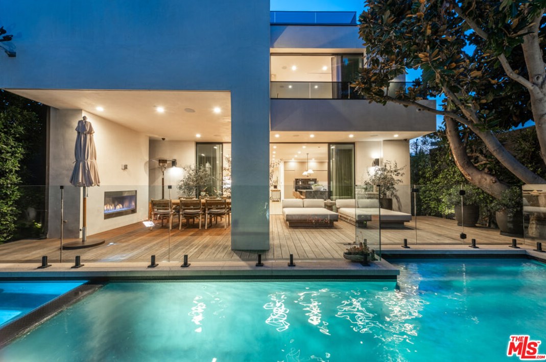 718 Kilkea Dr, Los Angeles CA  90046-7006 exterior