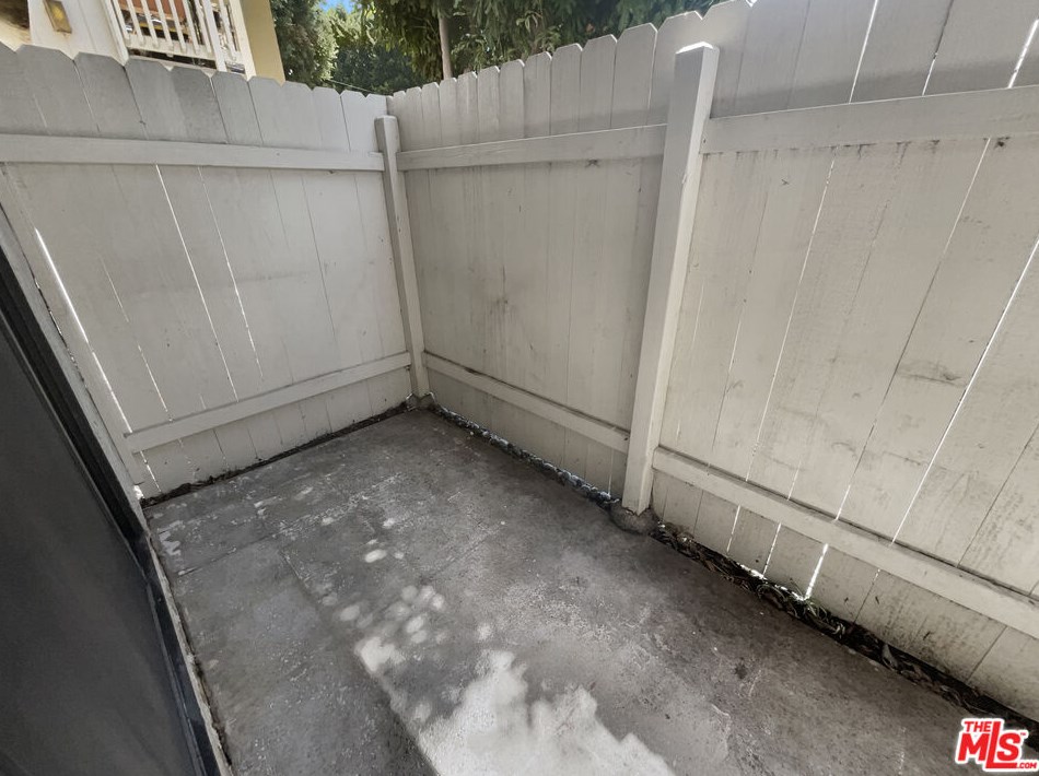 1045 3rd St, Long Beach CA  90802-3454 exterior