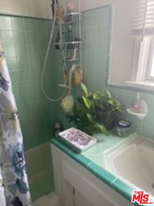 5743 Harcourt Ave, Los Angeles CA 90016-1508 exterior