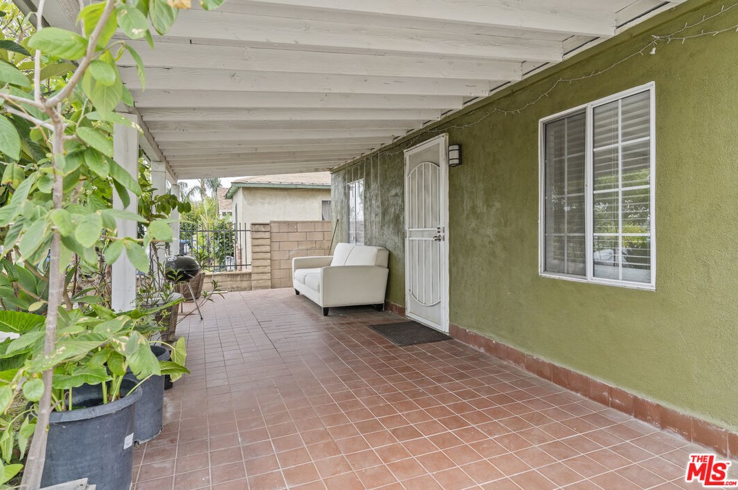 13737 Mercer St, Los Angeles CA  91331-3645 exterior