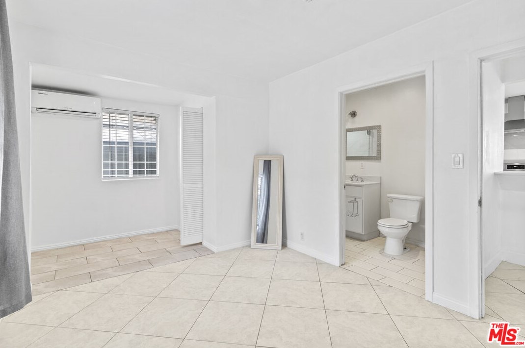 13737 Mercer St, Los Angeles CA  91331-3645 exterior