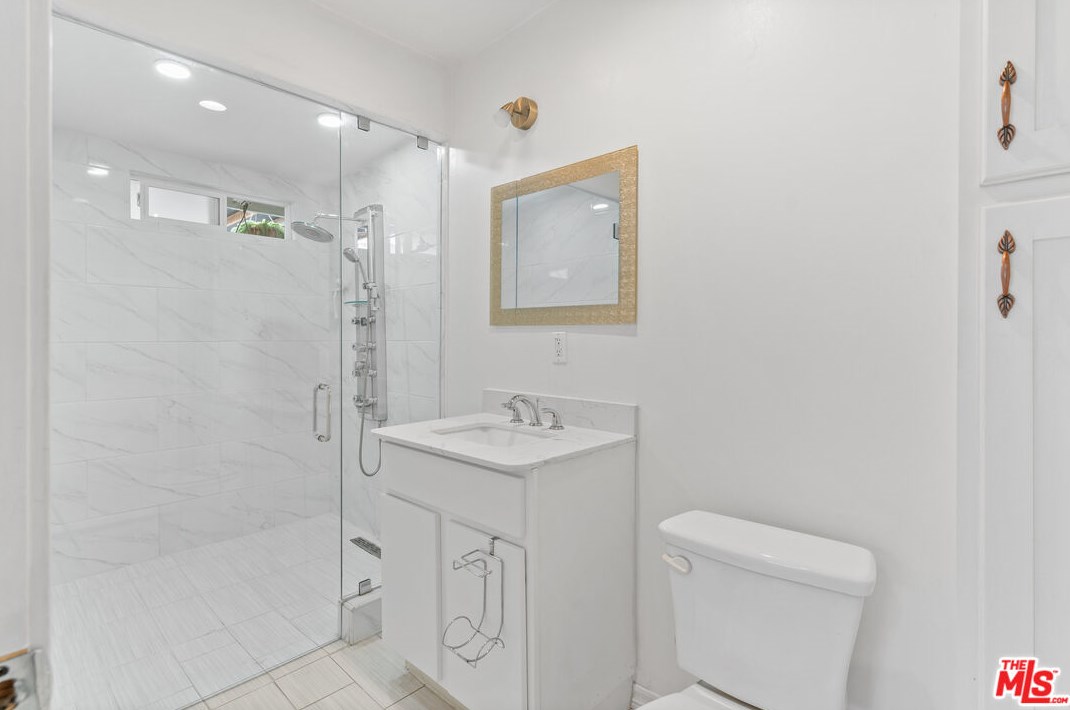 13737 Mercer St, Los Angeles CA  91331-3645 exterior