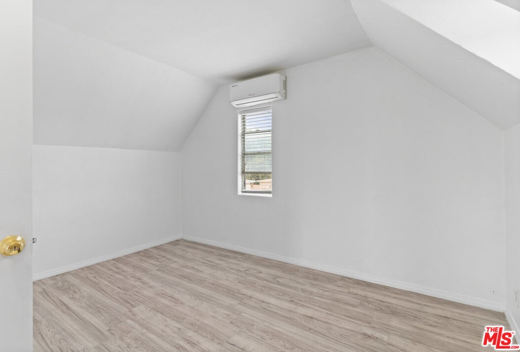 13737 Mercer St, Los Angeles CA  91331-3645 exterior