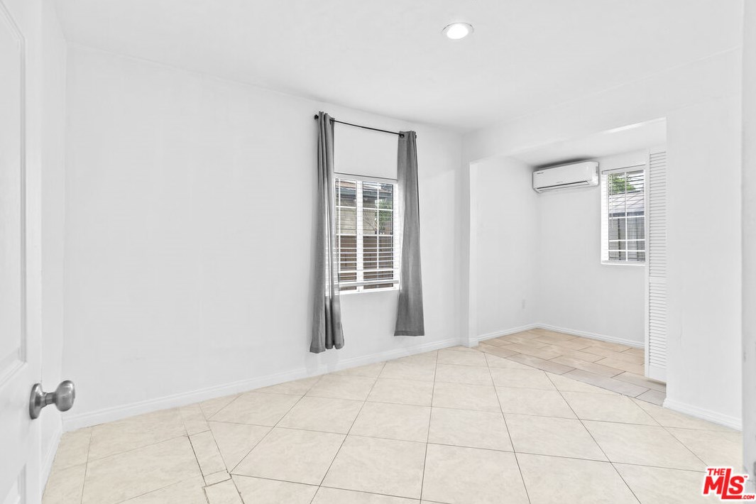 13737 Mercer St, Los Angeles CA  91331-3645 exterior