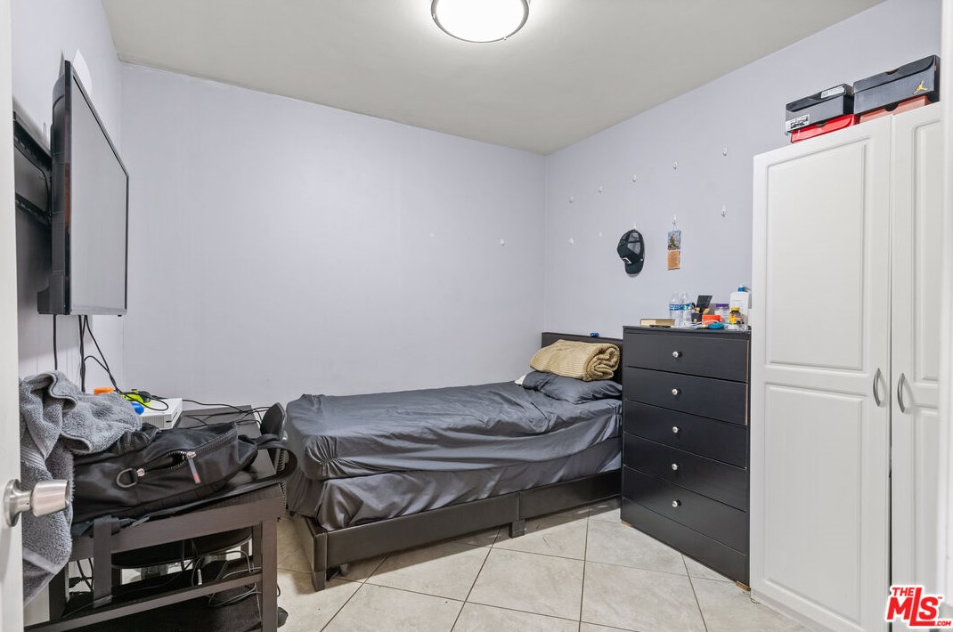 13737 Mercer St, Los Angeles CA  91331-3645 exterior