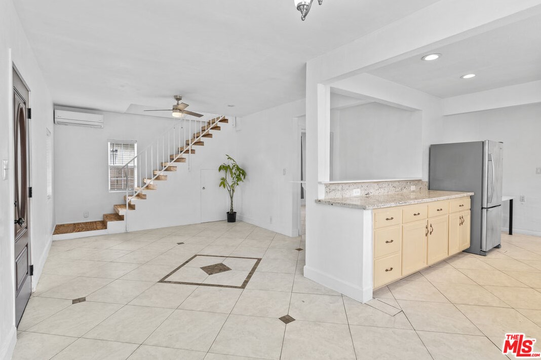 13737 Mercer St, Los Angeles CA  91331-3645 exterior