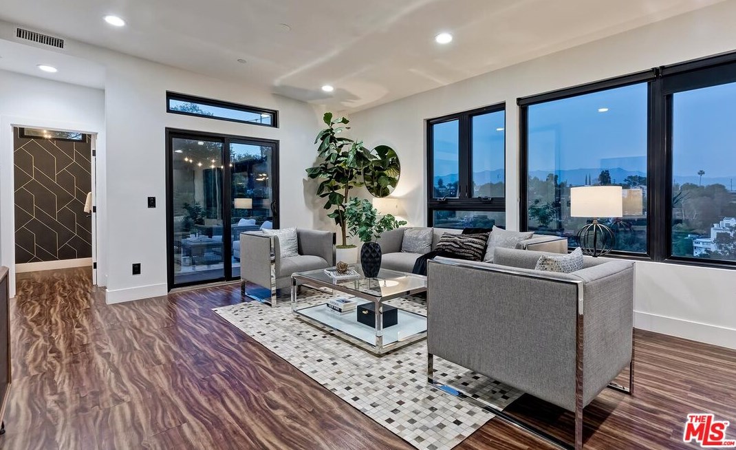4758 Glenalbyn Dr, Los Angeles CA  90065-5002 exterior