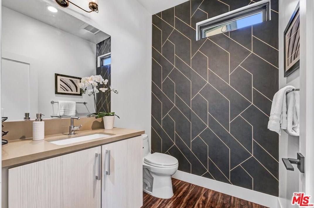 4758 Glenalbyn Dr, Los Angeles CA  90065-5002 exterior